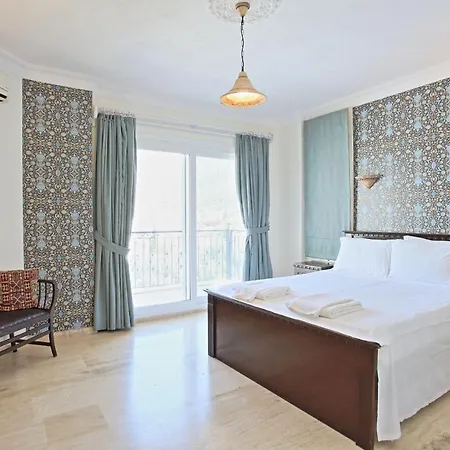 Secilia Otel 4*